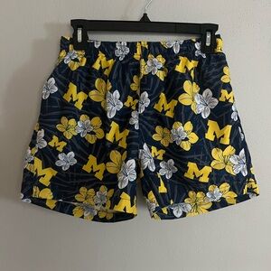 Michigan‎ Wolverines Hibiscus Swimming Trunks Size Small Runs Small